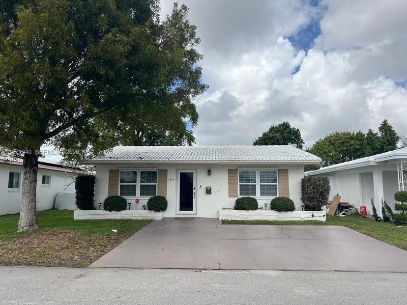 6805 NW 75th St, Tamarac FL 33321