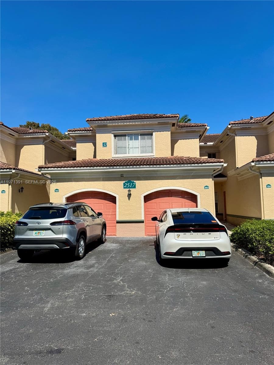 2517 Centergate Dr # 203, Miramar FL 33025