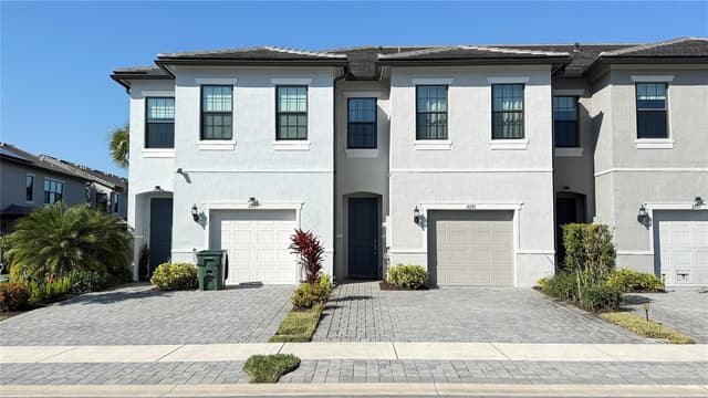 2293 S Appleton Circle, Oakland Park FL 33309 - Oakland Park, FL - Photo 2