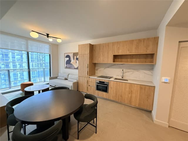 11 NE 6th # 1905, Miami FL 33132 - Miami, FL - Photo 2