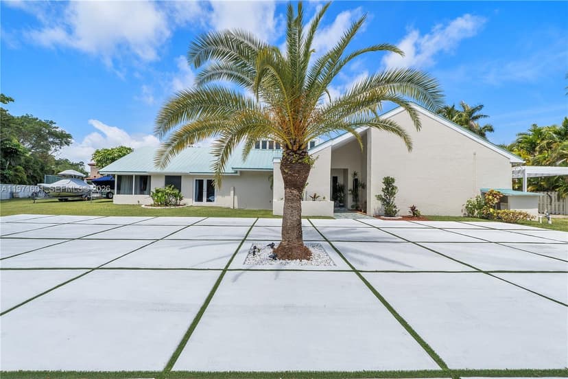 17640 Old Cutler Rd, Palmetto Bay FL 33157