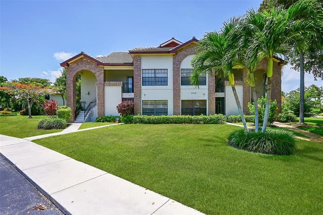 8049 Aberdeen Drive # 101, Boynton Beach FL 33472 - Boynton Beach, FL - Photo 2