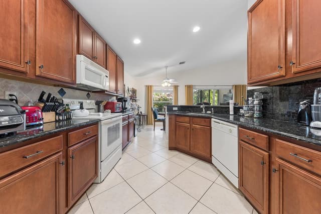 12024 Roma Road, Boynton Beach FL 33437 - Boynton Beach, FL - Photo 4