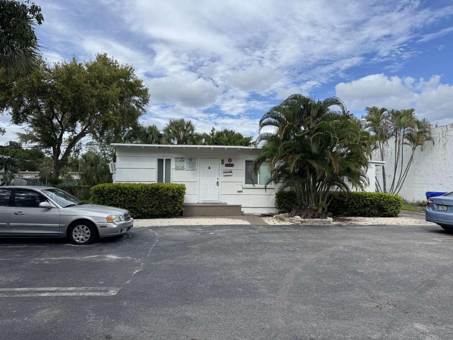 211 SW 2nd Court, Pompano Beach FL 33060