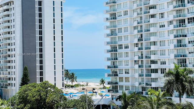 5600 Collins Ave # 7Y, Miami Beach FL 33140 - Miami Beach, FL - Photo 4