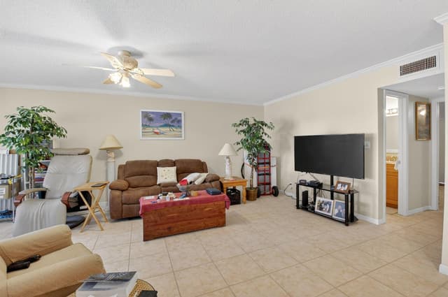 220 High Point Court E # B, Delray Beach FL 33445 - Delray Beach, FL - Photo 6