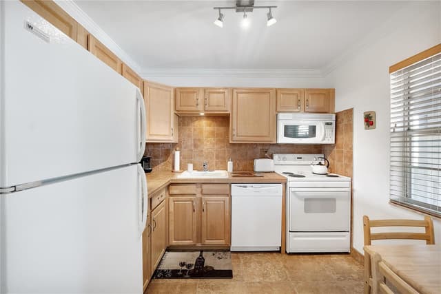 7787 Golf Circle Drive # 312, Margate FL 33063 - Margate, FL - Photo 7