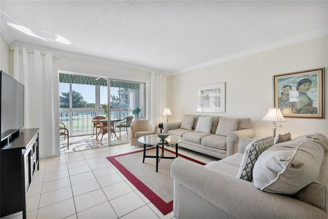 7787 Golf Circle Drive # 312, Margate FL 33063 - Margate, FL - Photo 4