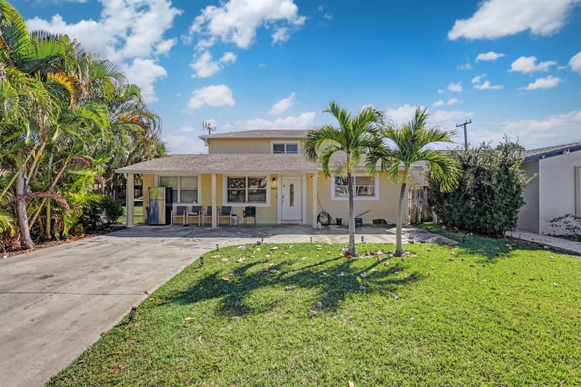 1400 Cardinal Lane, Lantana FL 33462