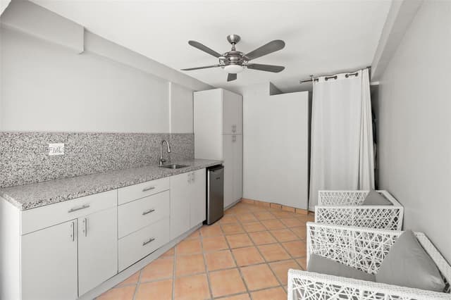 4925 Collins Ave, Miami Beach FL 33140 - Miami Beach, FL - Photo 5