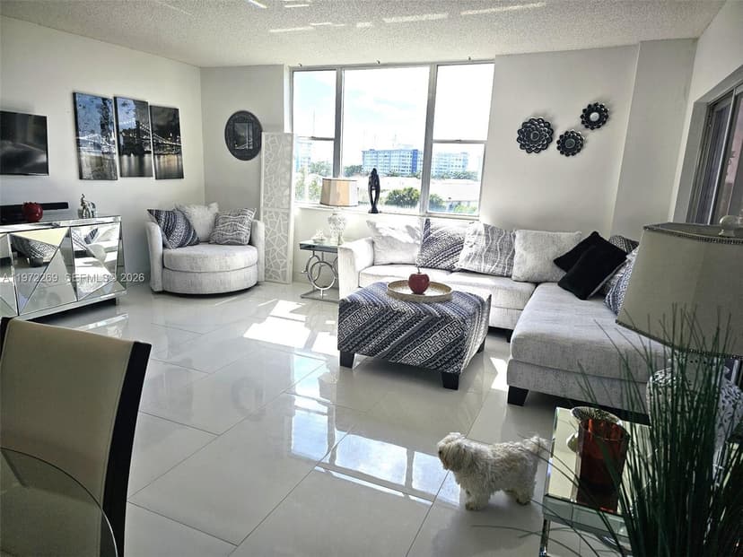 3850 Washington St # 516, Hollywood FL 33021