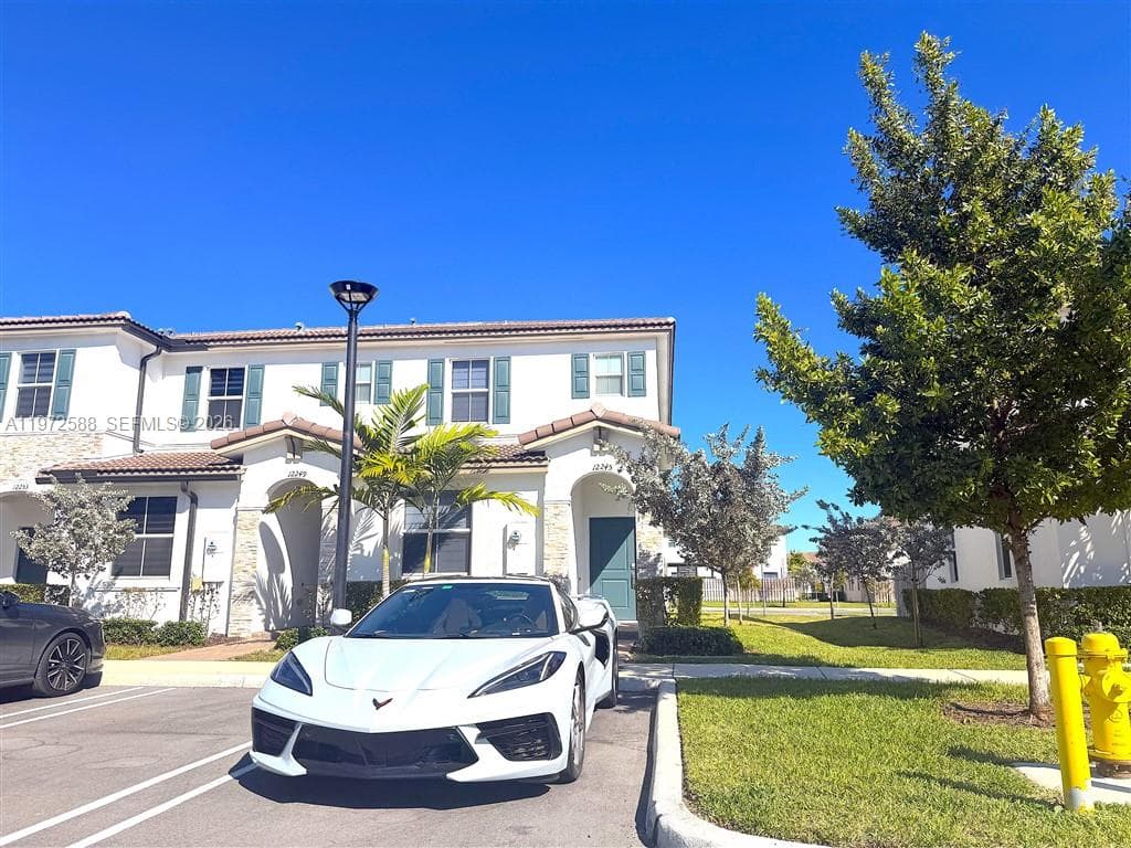 12245 NW 24th Pl, Miami FL 33167