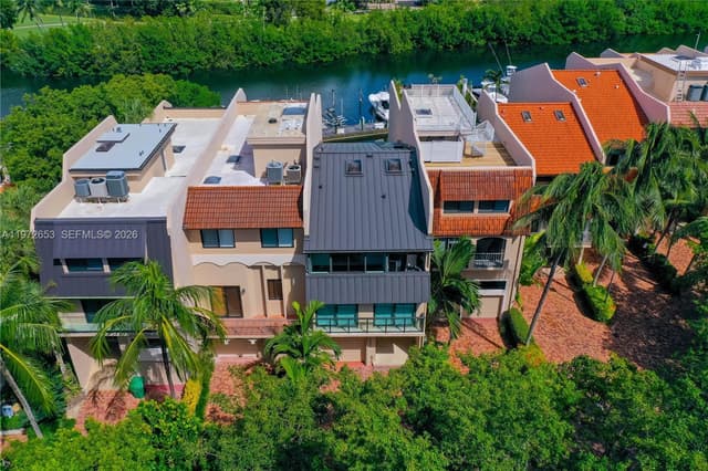 5990 Paradise Point Dr, Palmetto Bay FL 33157 - Palmetto Bay, FL - Photo 3