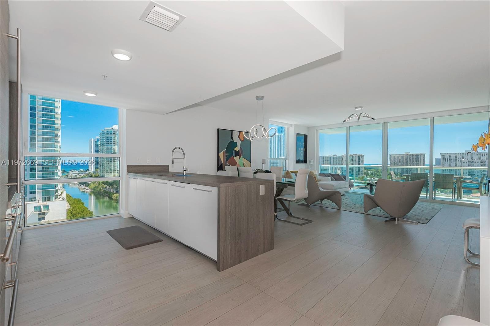400 Sunny Isles Blvd UNIT, Sunny Isles Beach FL 33160 - Sunny Isles Beach, FL - Photo 1
