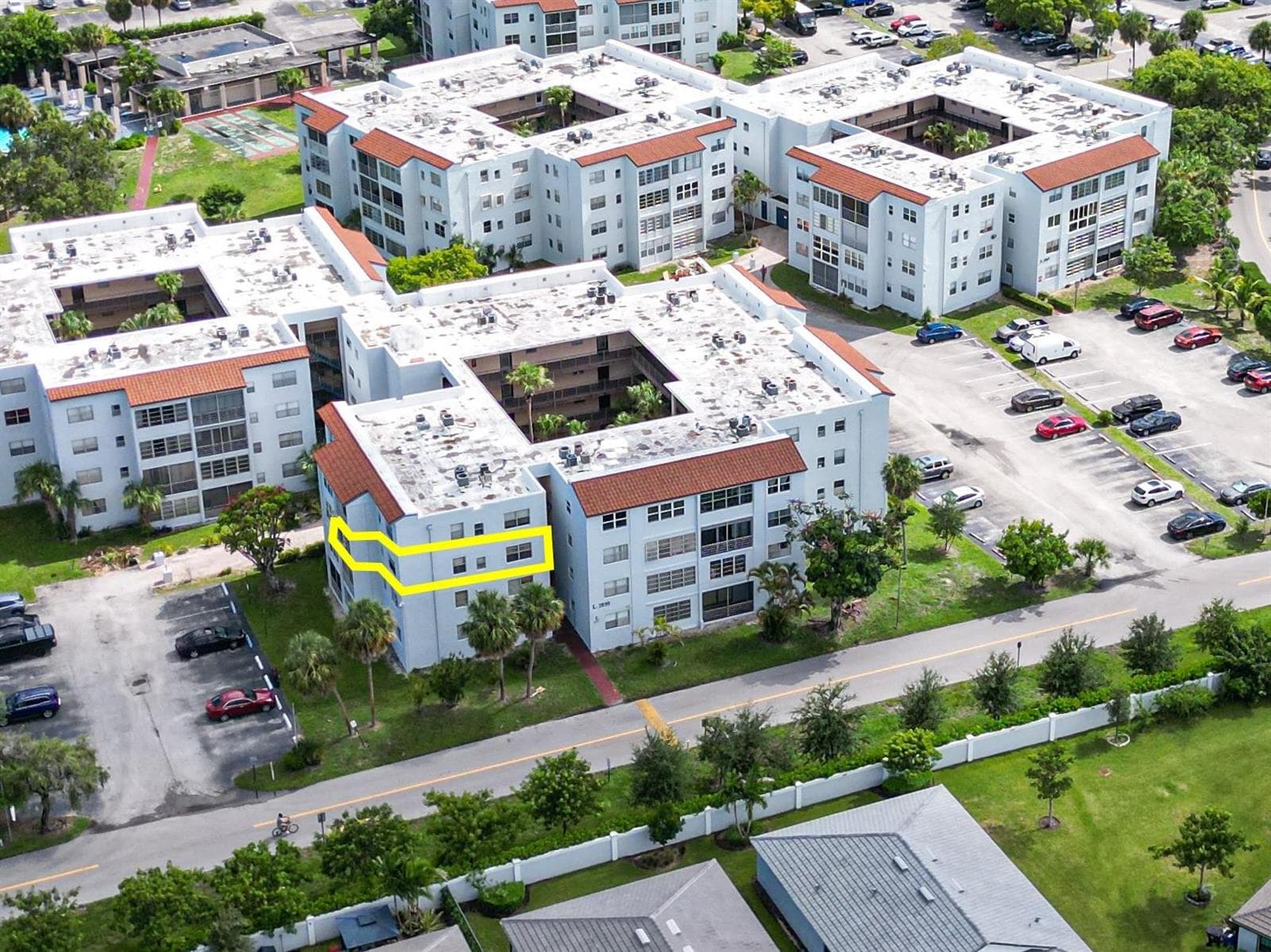 2850 Somerset Drive # 307L, Lauderdale Lakes FL 33311