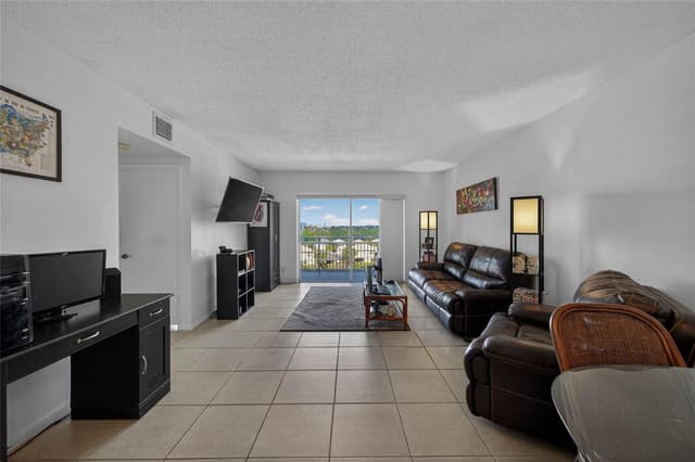 4400 Hillcrest Drive # 704, Hollywood FL 33021 - Hollywood, FL - Photo 7