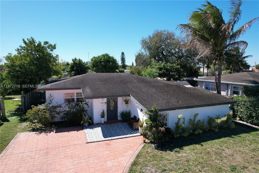 6532 Mayo St, Hollywood FL 33023