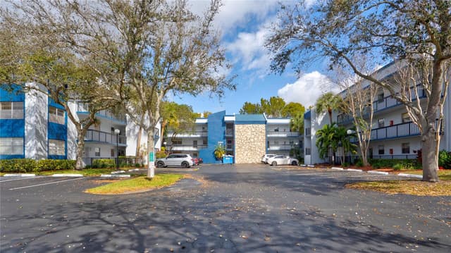 3150 Holiday Springs Boulevard # 311, Margate FL 33063 - Margate, FL - Photo 2
