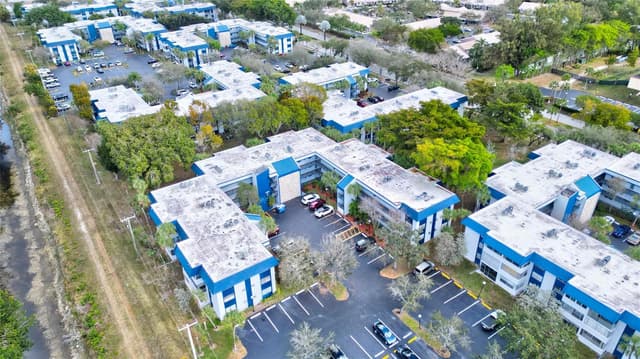 3150 Holiday Springs Boulevard # 311, Margate FL 33063 - Margate, FL - Photo 4