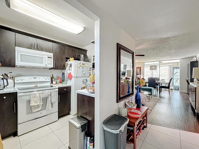 8225 Sunrise Lakes Boulevard # 110, Sunrise FL 33322 - Sunrise, FL - Photo 5