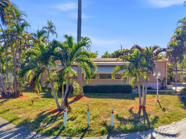 8903 Oak Street, Boynton Beach FL 33436 - Boynton Beach, FL - Photo 2