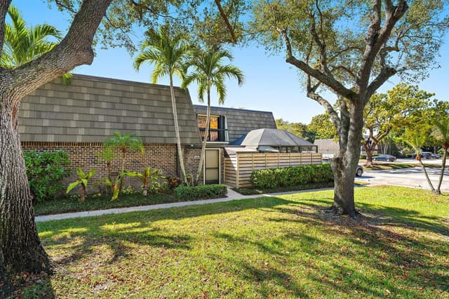 1213 12th Terrace # 1213, Palm Beach Gardens FL 33418 - Palm Beach Gardens, FL - Photo 2