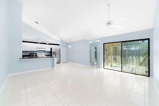 1139 Summit Trail Circle # A, West Palm Beach FL 33415 - West Palm Beach, FL - Photo 2