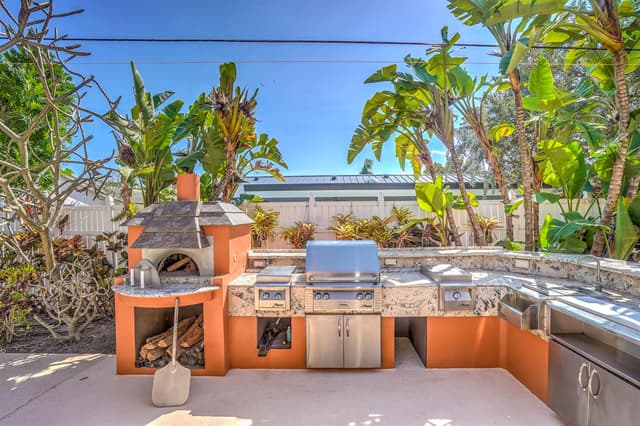 1191 Emerald Drive, Singer Island FL 33404 - Singer Island, FL - Photo 2