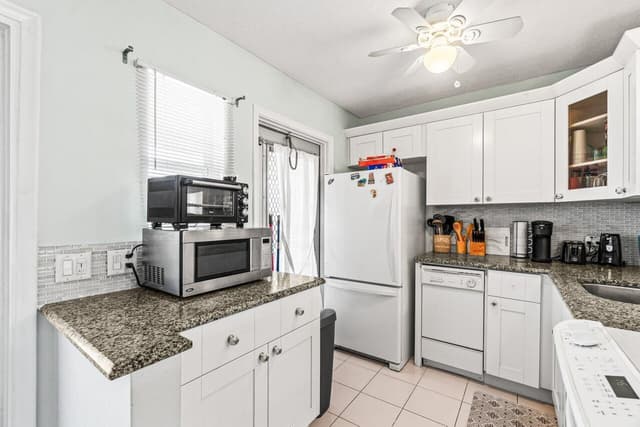 2121 NE 1st Court # 202, Boynton Beach FL 33435 - Boynton Beach, FL - Photo 7