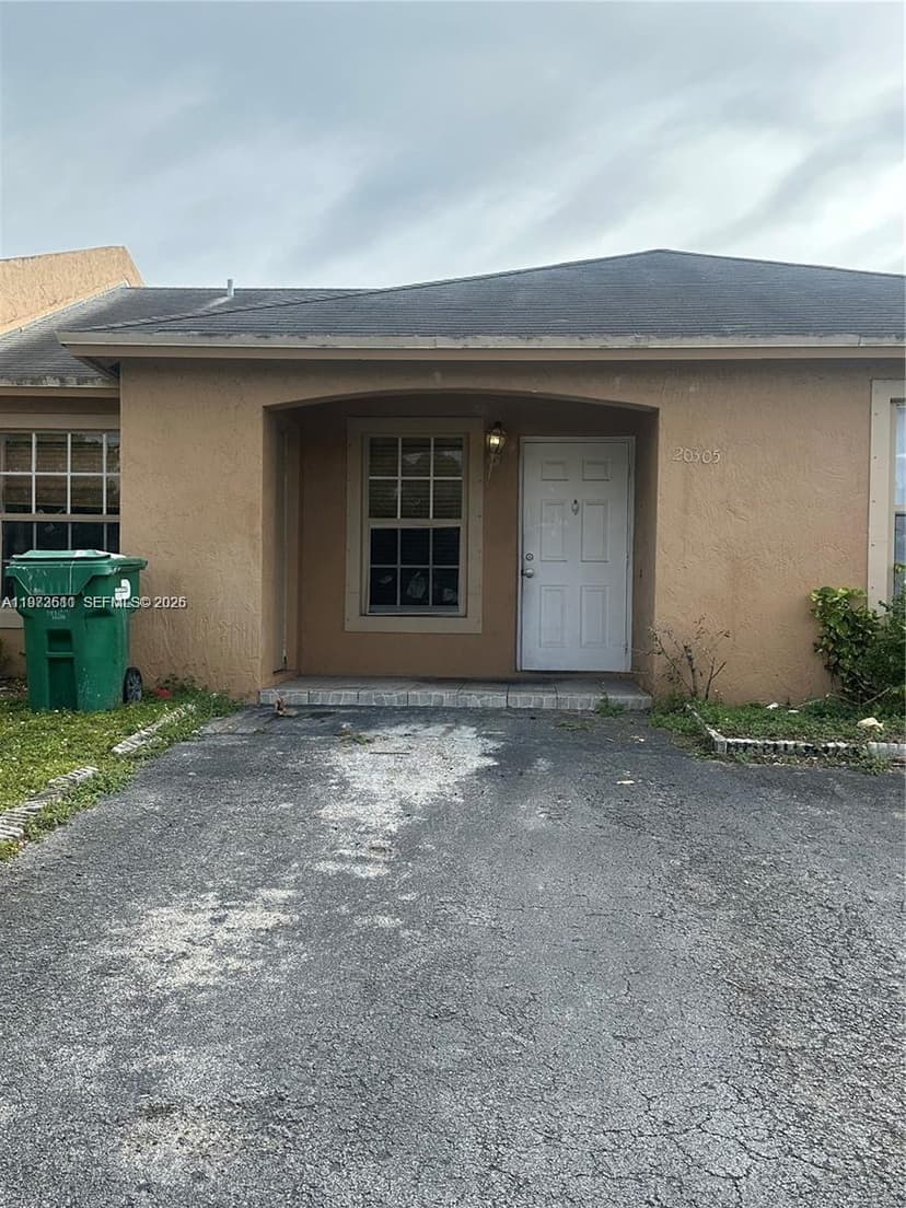 20305 NW 27th Ct, Miami Gardens FL 33056
