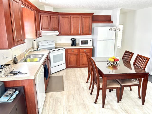 613 Jasmine Lane, Deerfield Beach FL 33442 - Deerfield Beach, FL - Photo 3