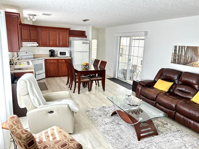 613 Jasmine Lane, Deerfield Beach FL 33442 - Deerfield Beach, FL - Photo 4