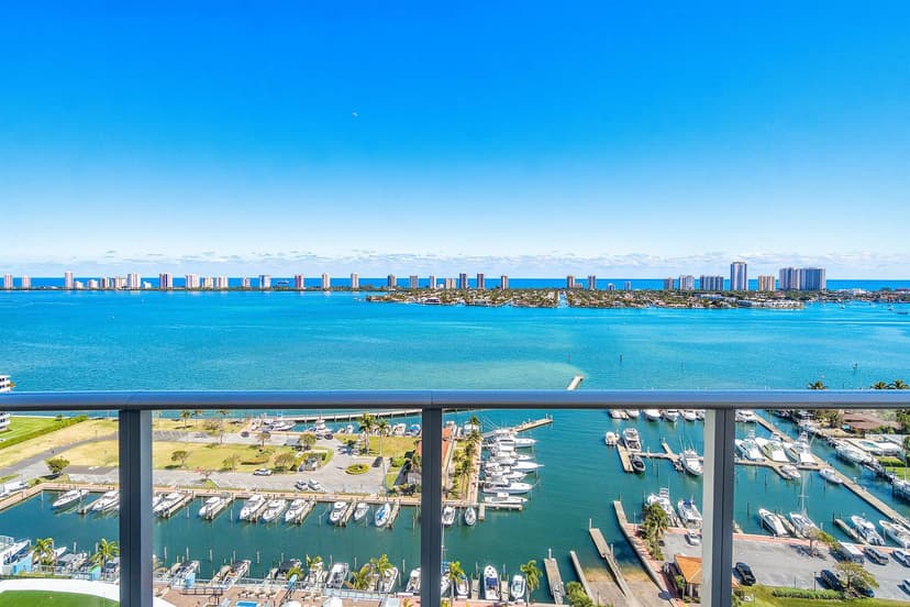 220 Lake Shore Drive # 2012, Lake Park FL 33403