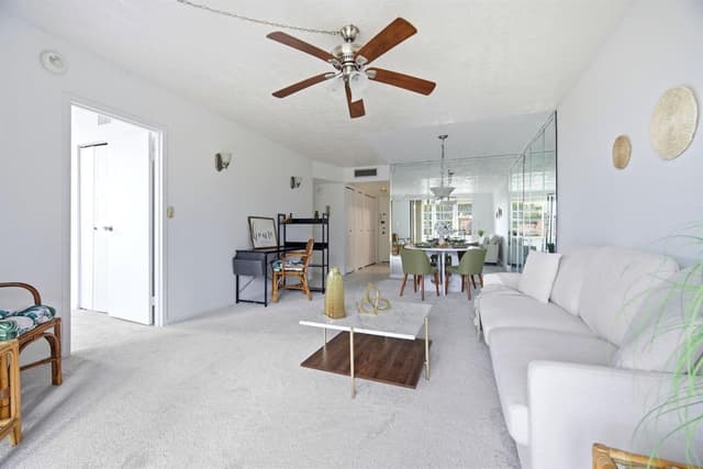 2801 Somerset Drive # 401, Lauderdale Lakes FL 33311 - Lauderdale Lakes, FL - Photo 4