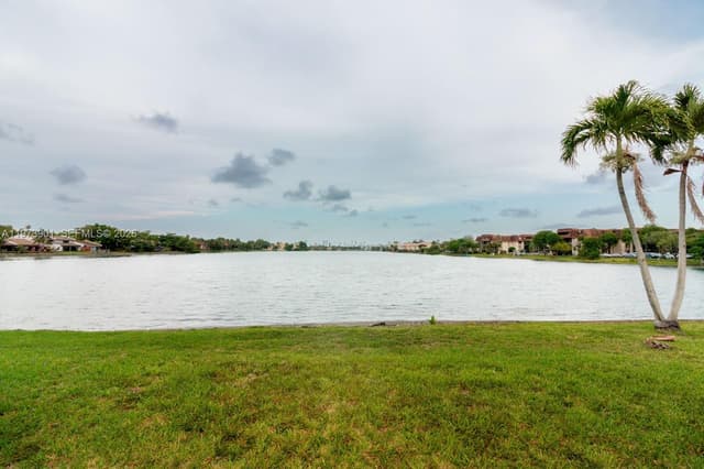 447 NE 195th St # 217, Miami FL 33179 - Miami, FL - Photo 3