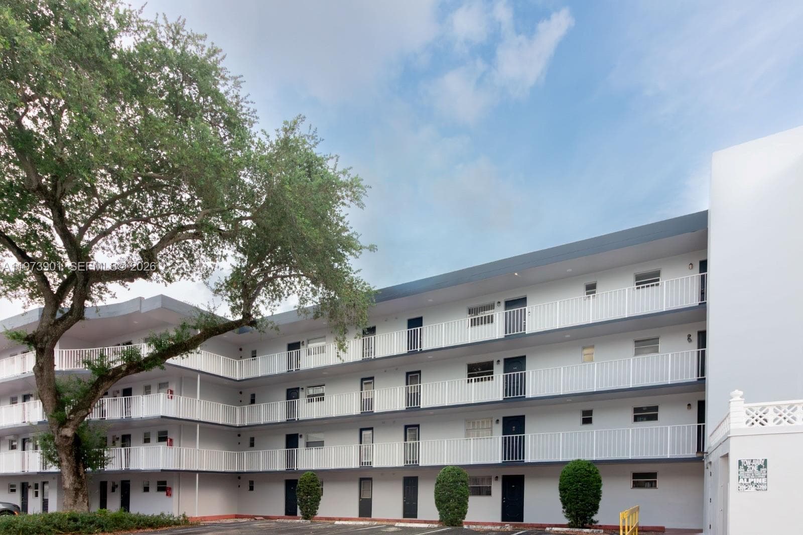 447 NE 195th St # 217, Miami FL 33179 - Miami, FL - Photo 1