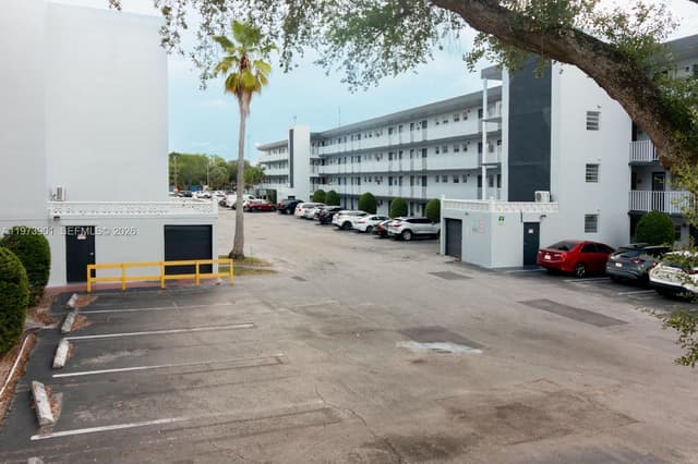 447 NE 195th St # 217, Miami FL 33179 - Miami, FL - Photo 5