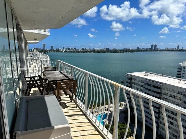 7601 E Treasure Dr # 1905, North Bay Village FL 33141 - North Bay Village, FL - Photo 3