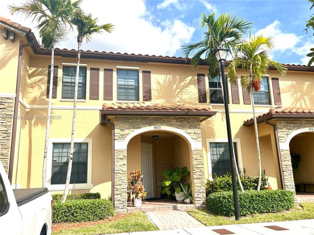 9271 W 33rd Ln, Hialeah FL 33018 - Hialeah, FL - Photo 2