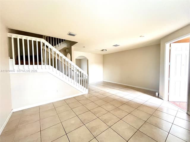 9271 W 33rd Ln, Hialeah FL 33018 - Hialeah, FL - Photo 5