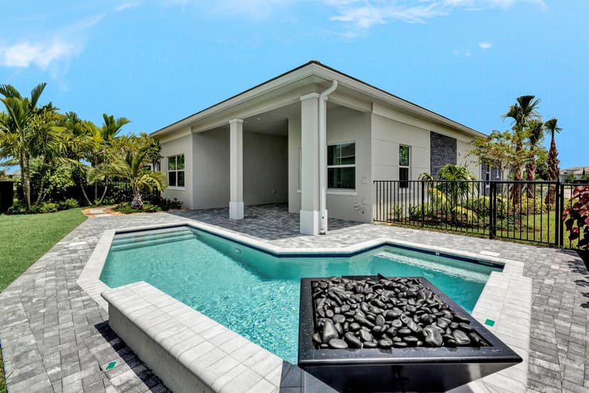 10005 Driftwood Way, Palm Beach Gardens FL 33412