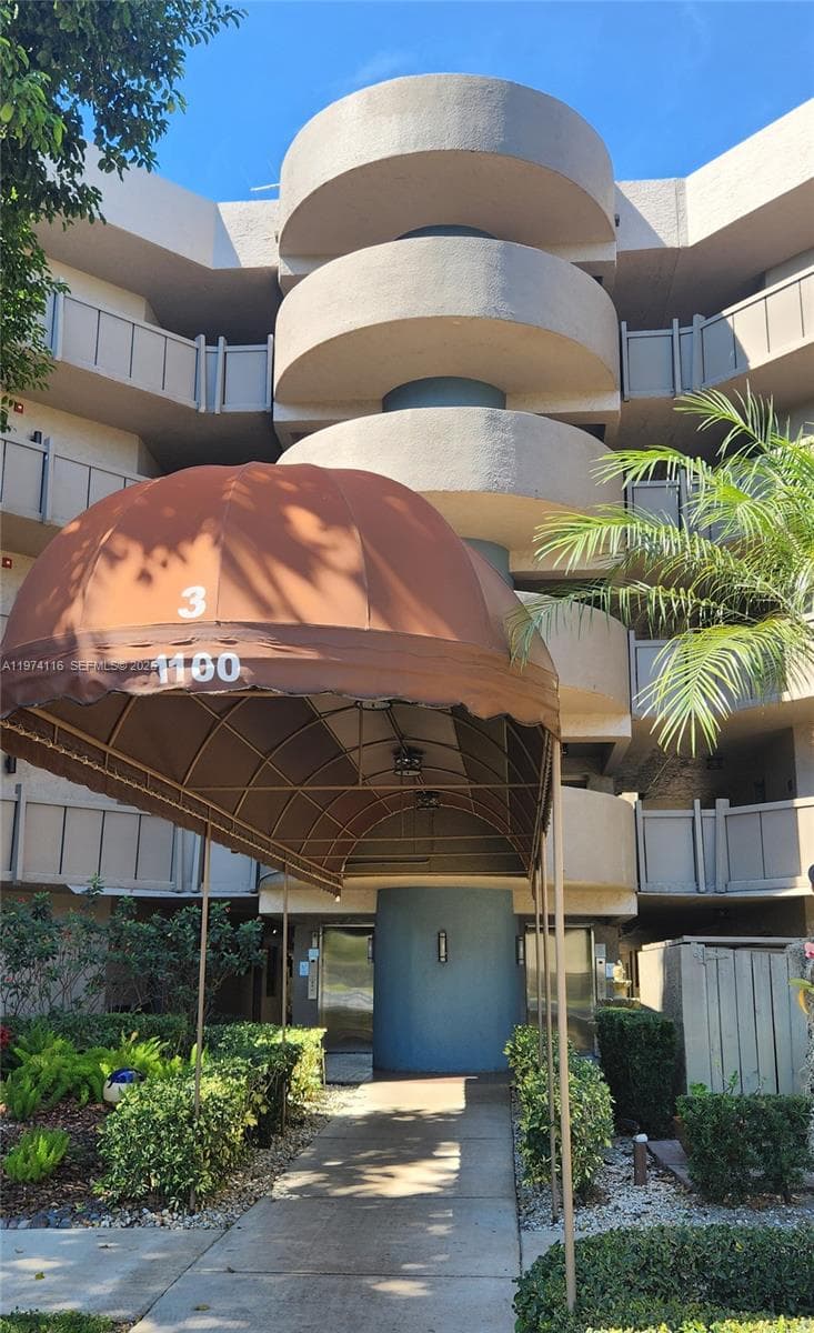 1100 Colony Point Cir # 316, Pembroke Pines FL 33026