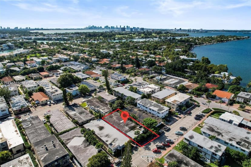 810 82nd St, Miami Beach FL 33141