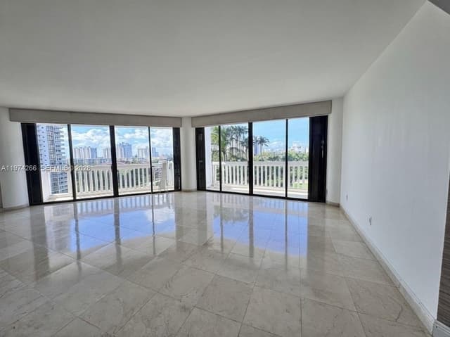 2000 Island Blvd # 606, Aventura FL 33160 - Aventura, FL - Photo 2