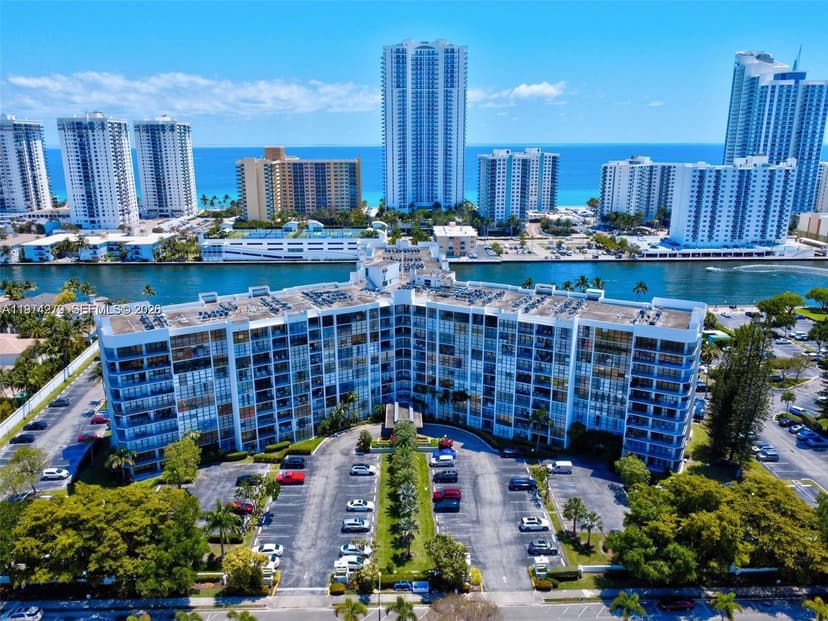 1000 Parkview Dr # 1022, Hallandale Beach FL 33009