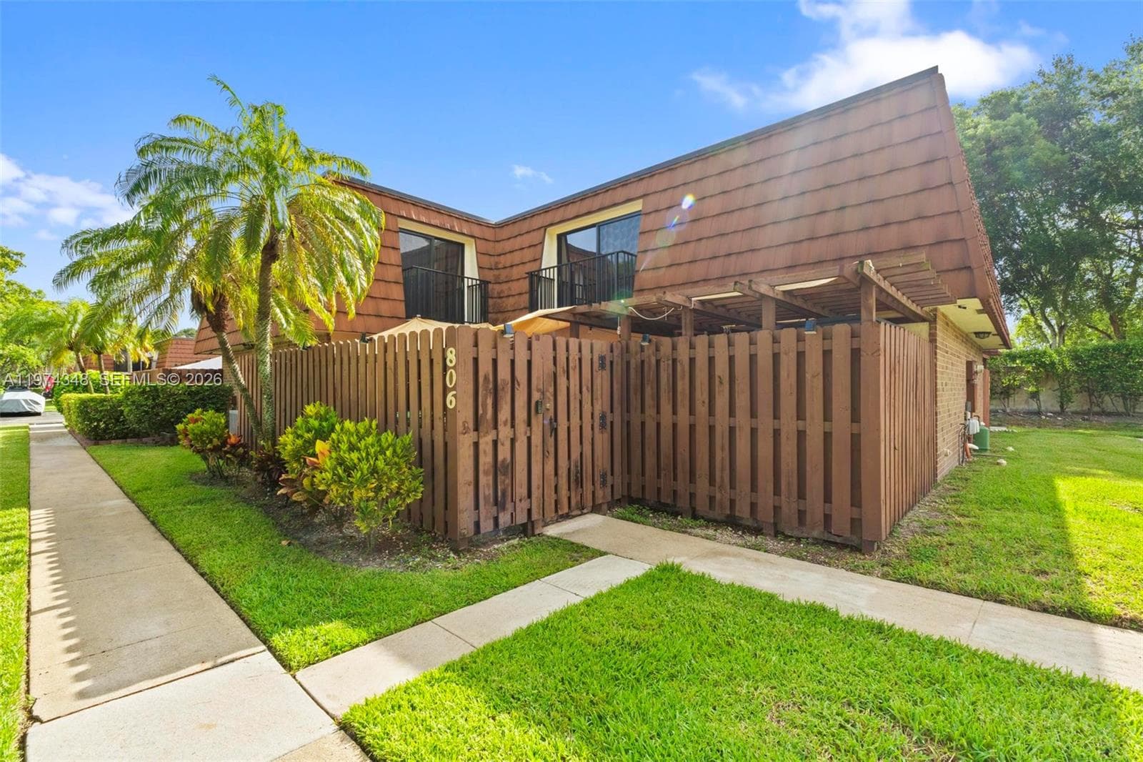 806 SW 119th Way, Davie FL 33325