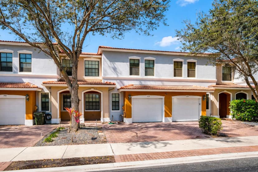 238 E Chrystie Circle, Delray Beach FL 33484