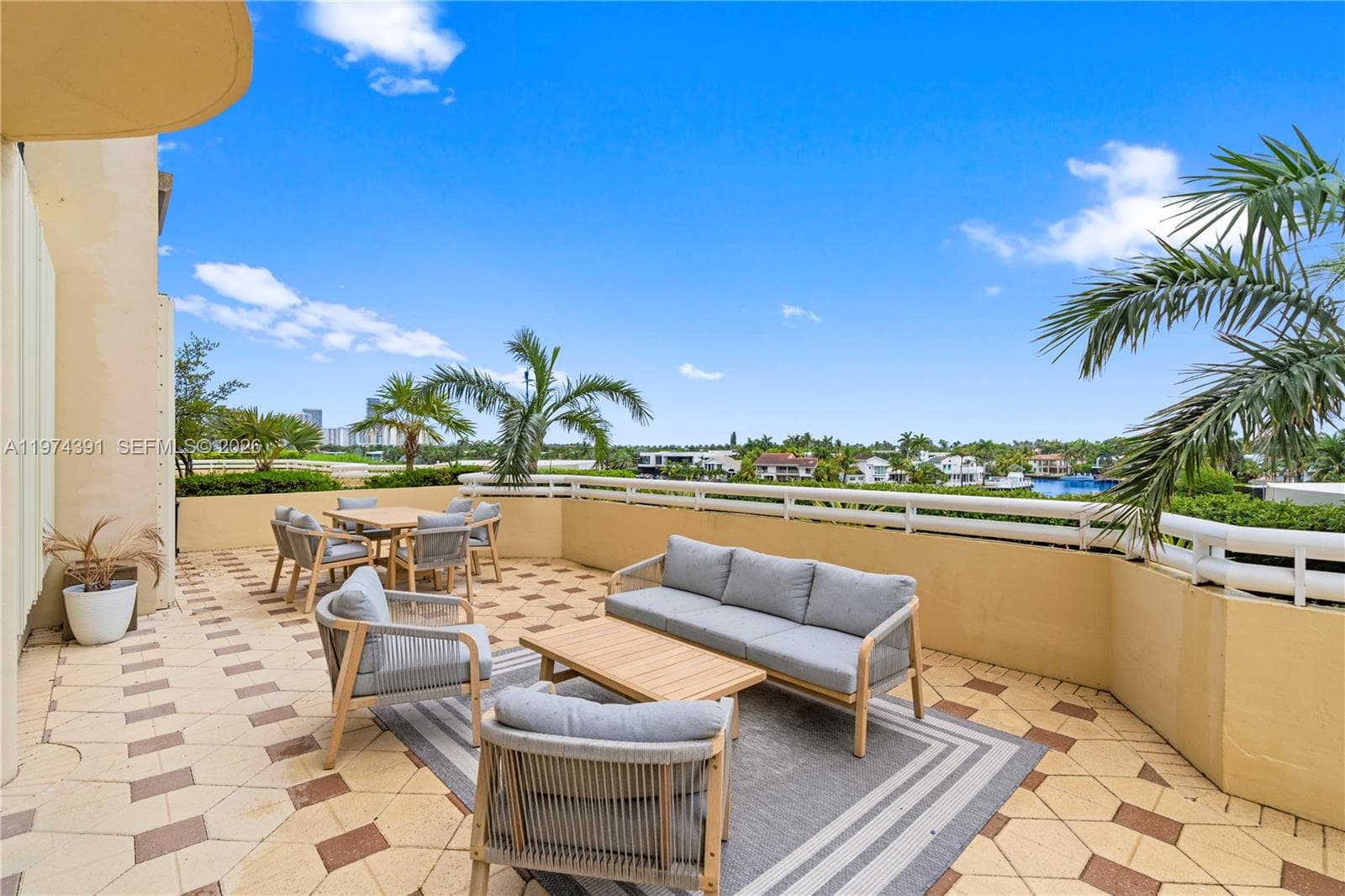 20191 E Country Club Dr # 407, Aventura FL 33180