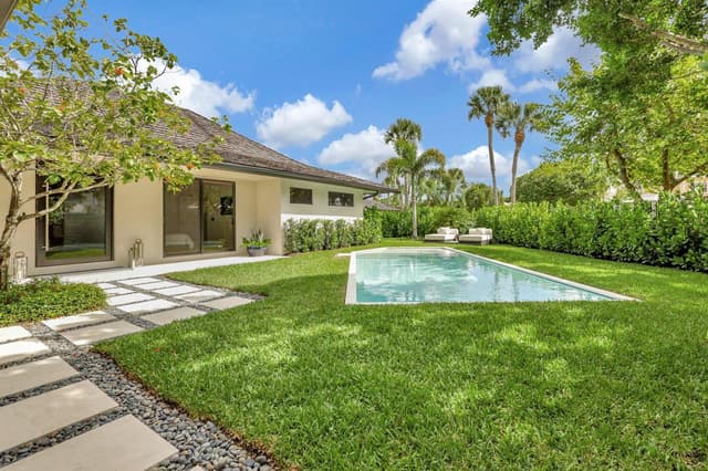11880 Pebblewood Drive, Wellington FL 33414 - Wellington, FL - Photo 2