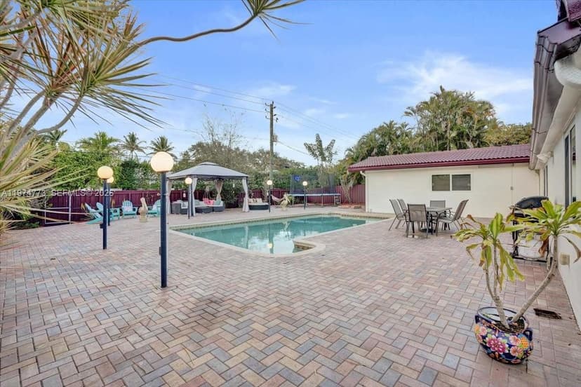 4925 Tyler St, Hollywood FL 33021